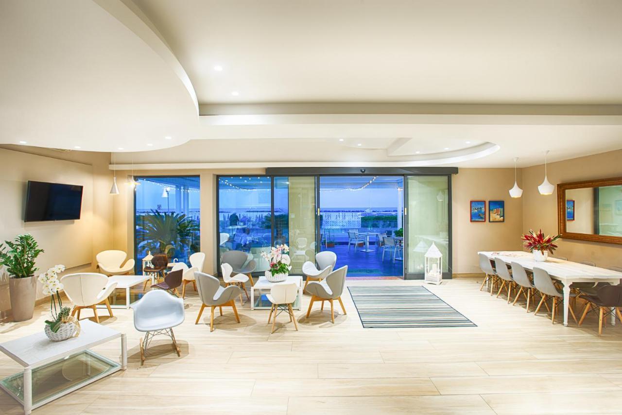 Hotel Agostini Bellaria-Igea Marina Bagian luar foto