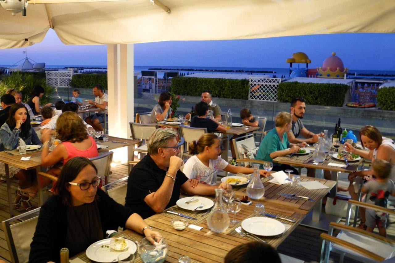 Hotel Agostini Bellaria-Igea Marina Bagian luar foto