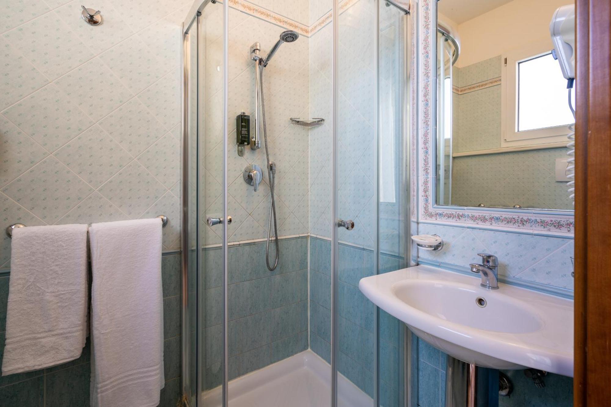 Hotel Agostini Bellaria-Igea Marina Bagian luar foto