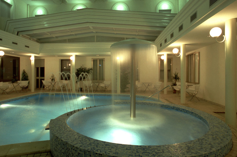 Hotel Agostini Bellaria-Igea Marina Bagian luar foto